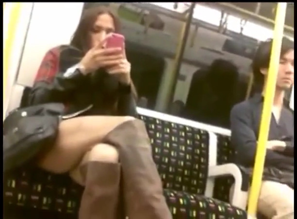 Пикапер порно видео трахается в вагоне метро